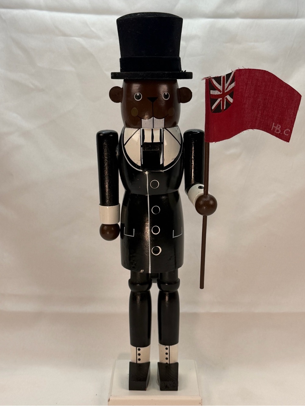 RARE 2013 HBC Hudson’s Bay Company Beaver Nutcracker 14” Red Ensign Flag